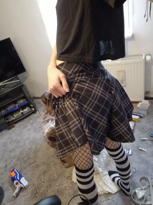  Hiiii (ignoriert das Chaos auf'n Boden)