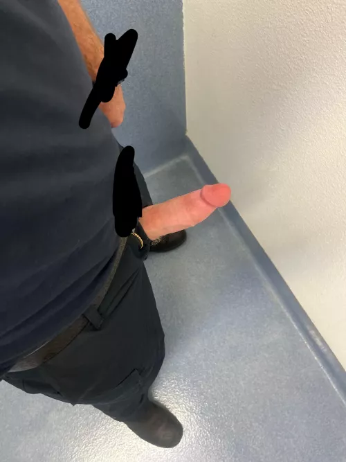 Horny Engineer at work, someone help! DMs open