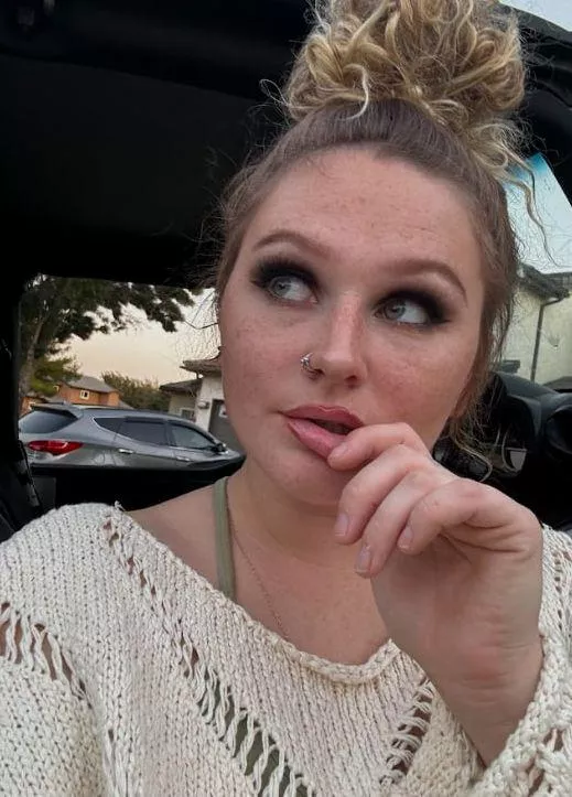 I bet my lips can make you cum ;)