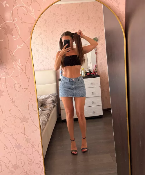 I bet u wanna play with my sexy ponytail