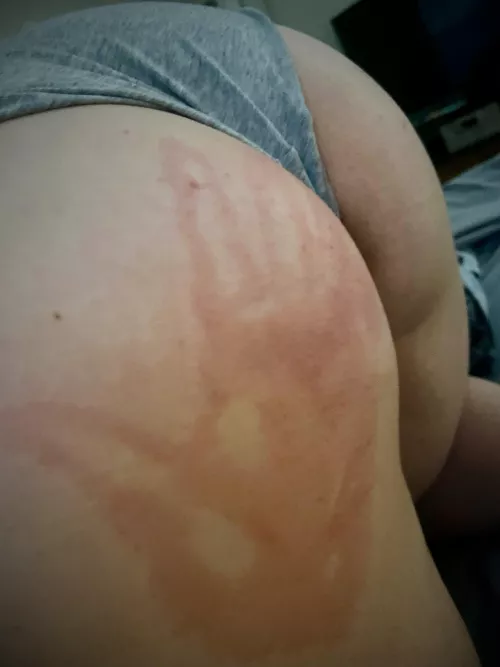 I enjoy a good hand print. 