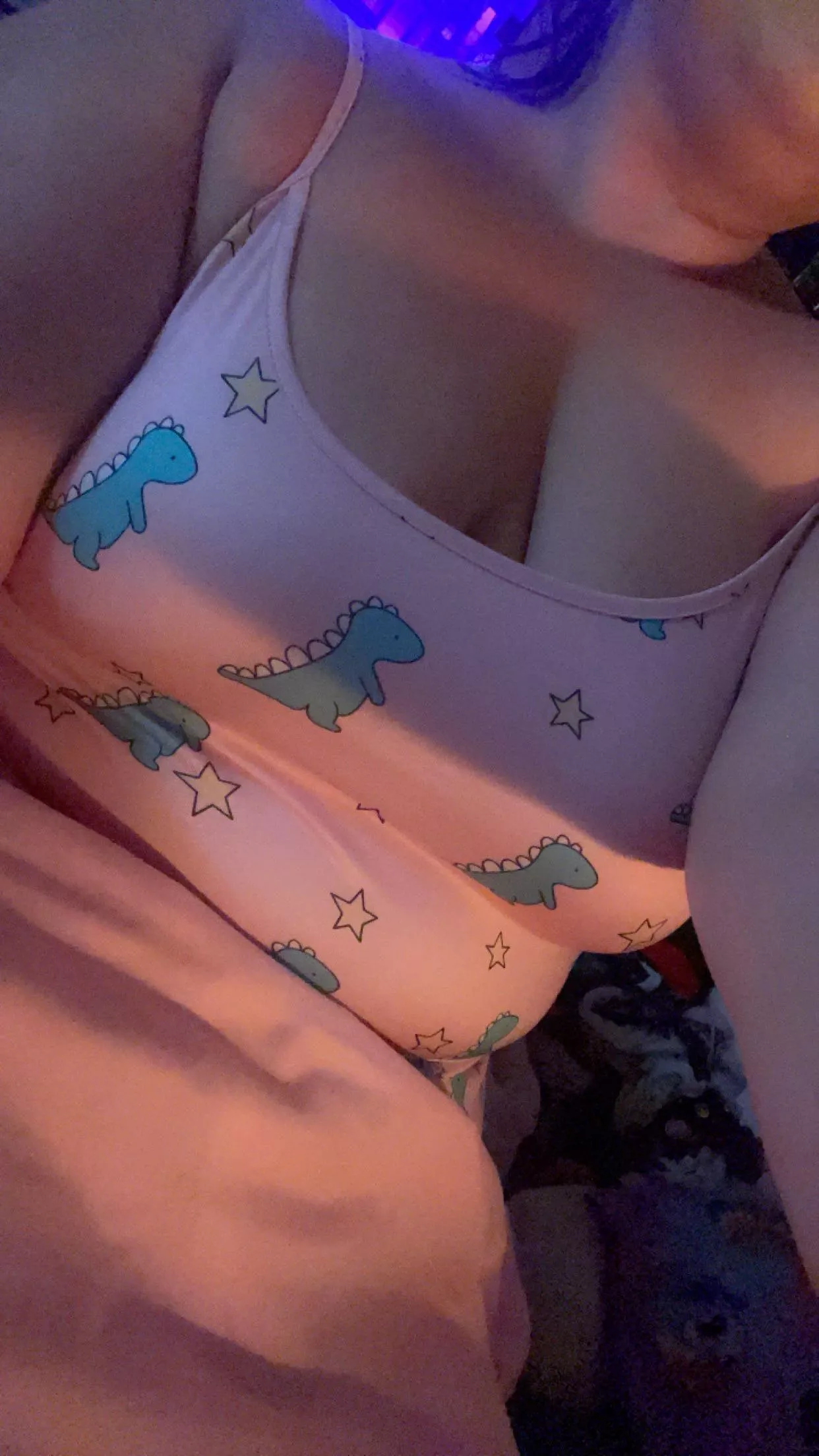 i gots dino pjs 🦖🩷🦖🩷