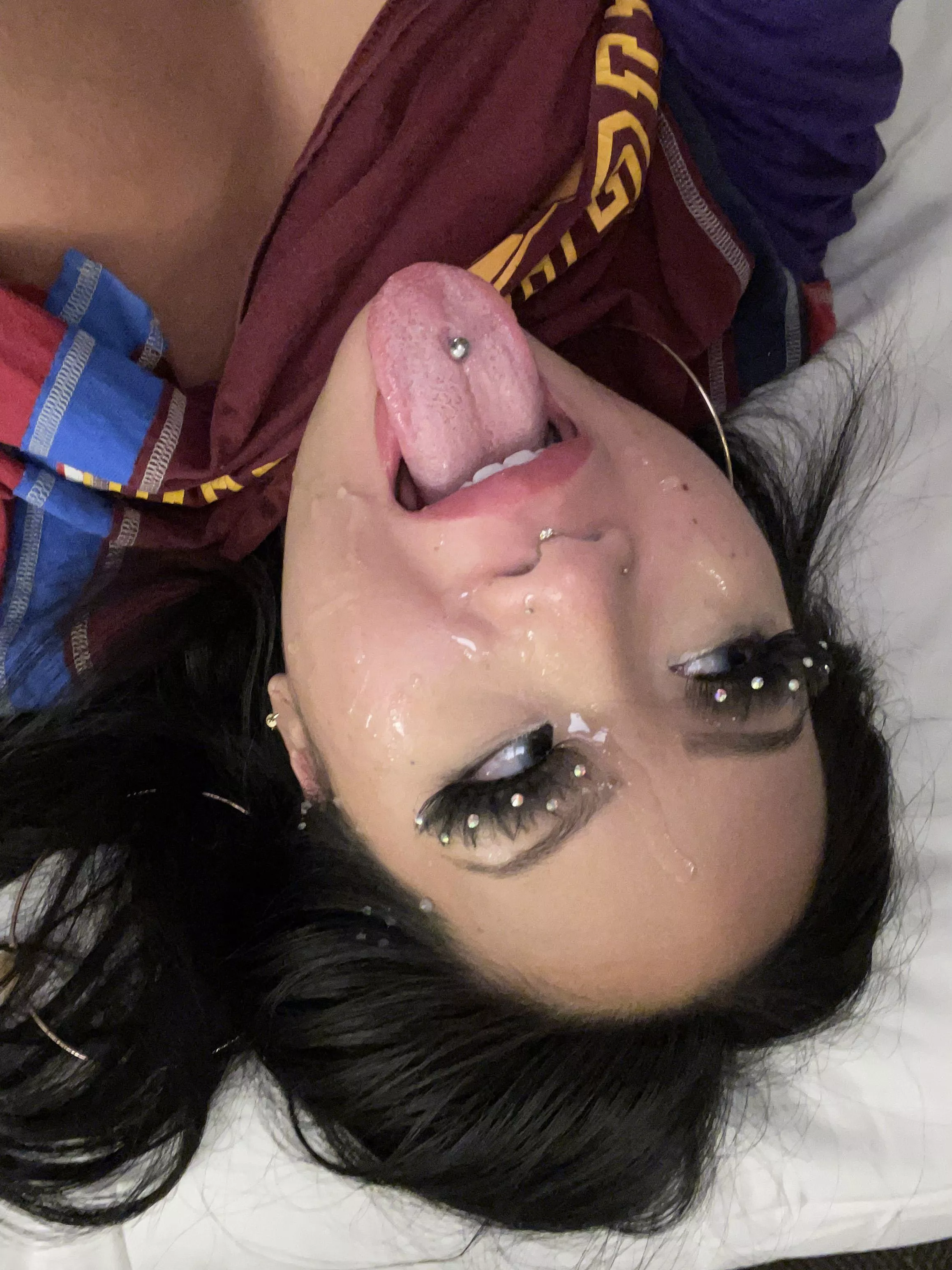 I like it sprayed all over my face 🤤🤤💦