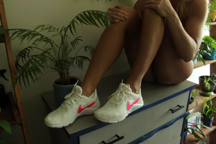 I love fool around in my sneakers 🥵