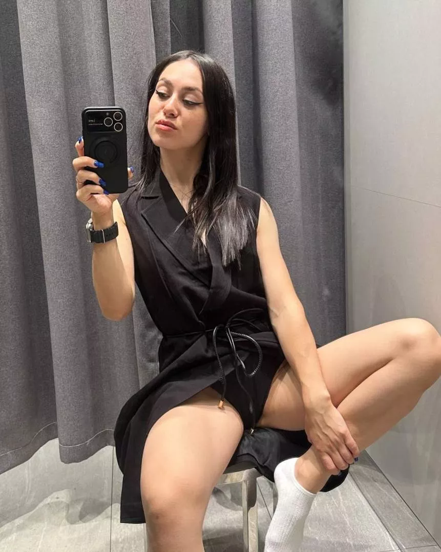 I love selfies in the mirror, since you can look from front to back