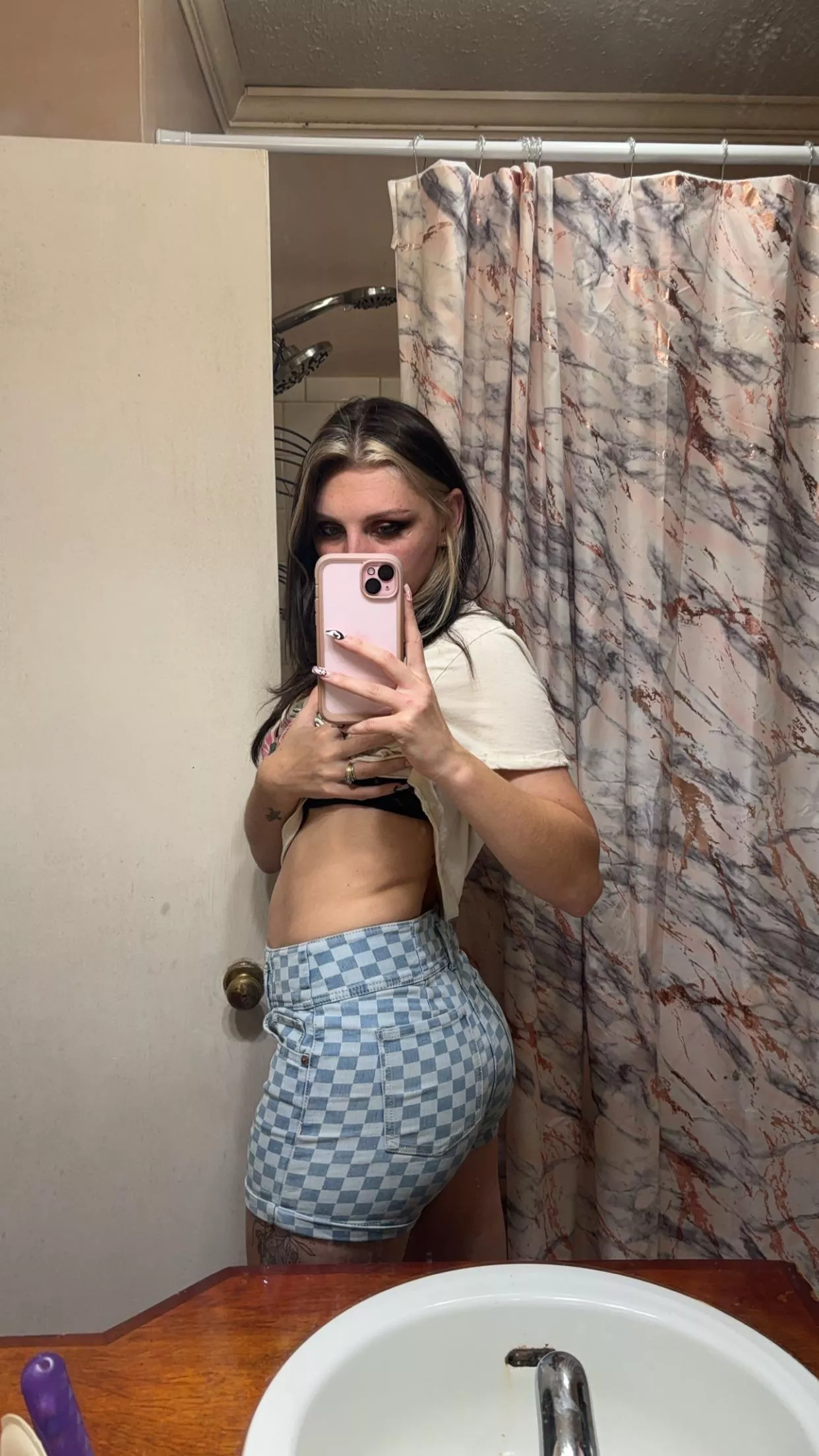 I only like tall men 6’ and higher