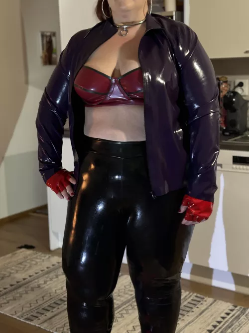 I put on my high heels and let's go