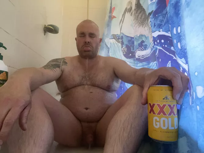 I think I should send this to my landlord…this bathtub is not appropriately sized for a real man to have a sit down shower beer after a tough day