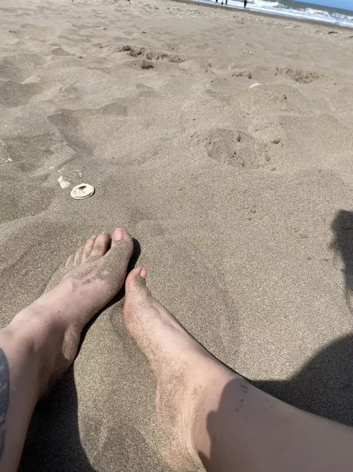 I want a new slave for my feet, are you there?