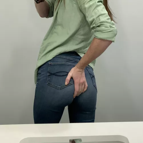 I wish it was your hand 