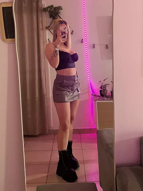 If your dicklet is below 5 inches I'm crushing it with the heel of my pumps. You have no use for it anyways