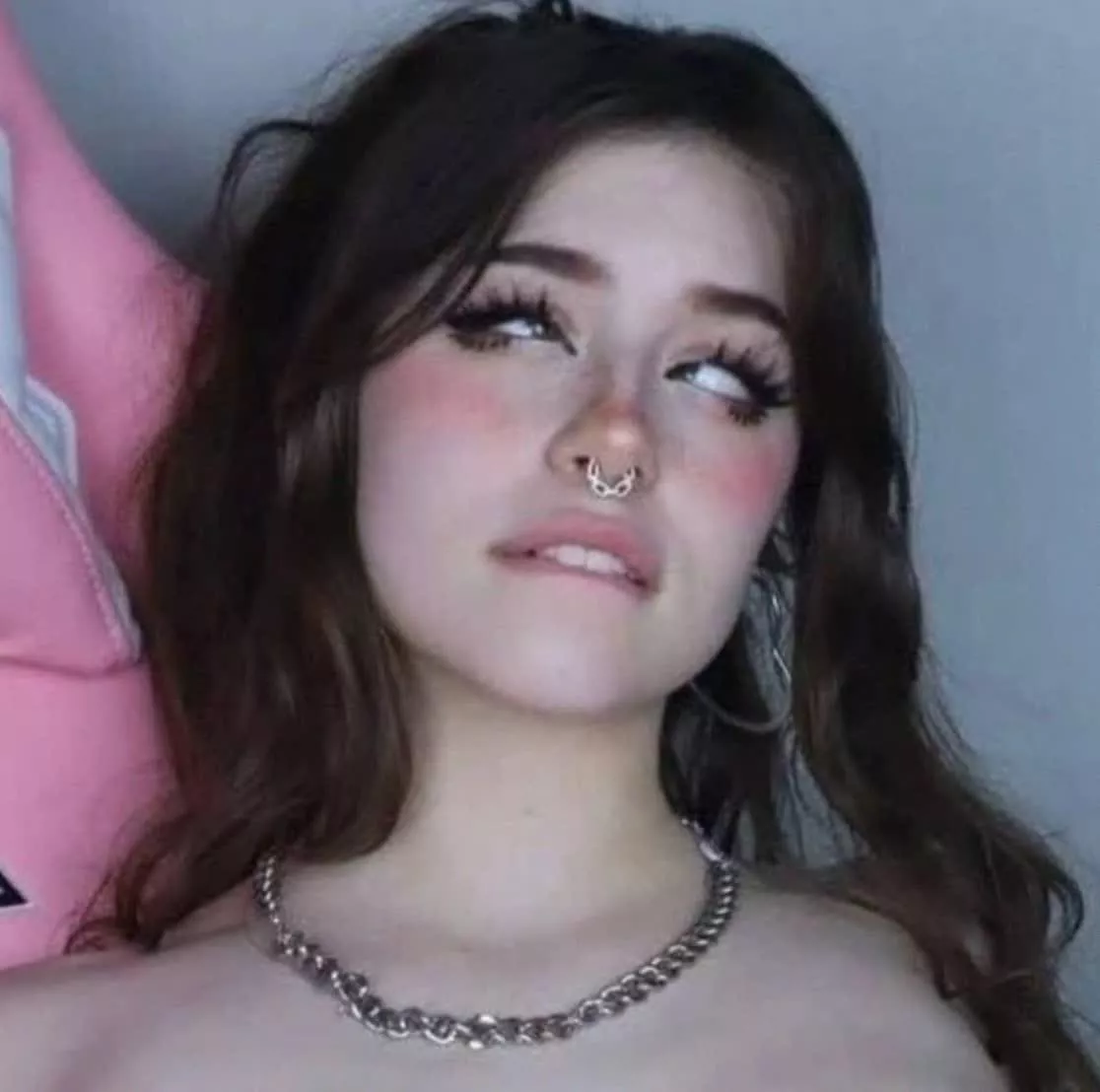 im begging for cum all over my face!
