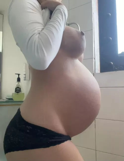 I’m just a horny pregnant girl that wants to get fucked hard 