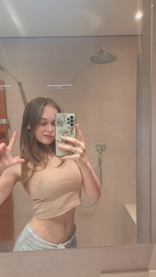 I'm new on reddit, looking for some long term good findom cucks on here to spoil me. Will you be my good simp? 🥰