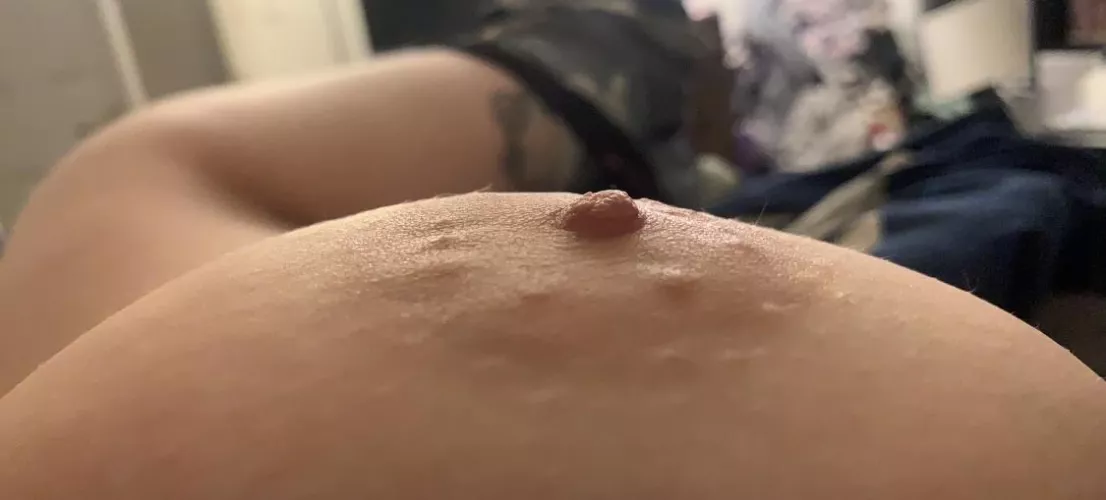 I’m on manyvids now! Cum check me out ;) link in the comments
