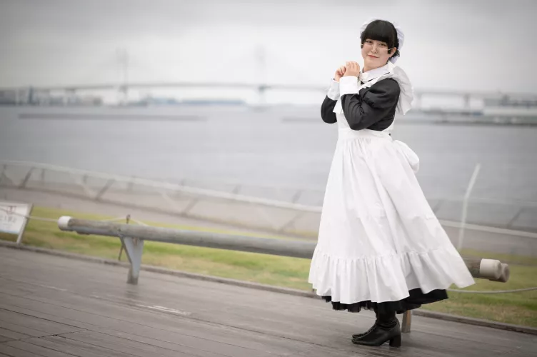 i'm really want to rape her. because i love Maid outfit with this very polite and closed clothes. I'm really want to uplift her skirt and start rape her while she still using her Maid outfit