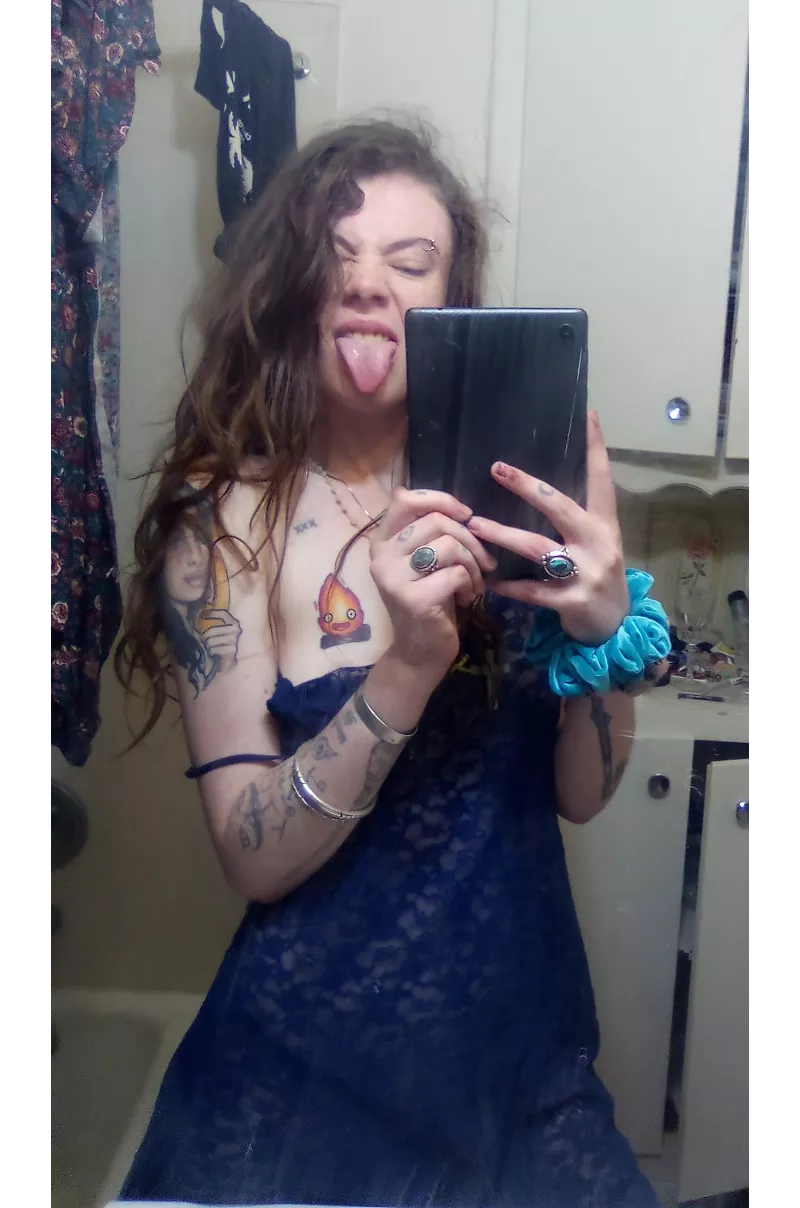 I'm so fucking Hot. Coincidentally, I'm gonna take All your money until you BEG Me to put you in debt. Dm for Tribute to begen your demise 😈