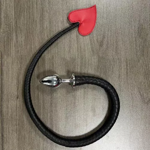  In this spooky season, dress yourself up with Meph's tail!👻
