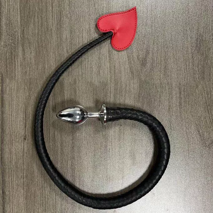  In this spooky season, dress yourself up with Meph's tail!👻
