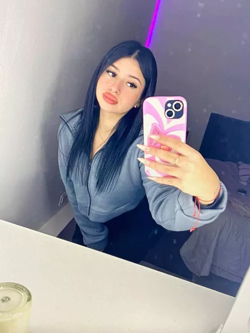 (ireland) are u into tight girls baby?  x