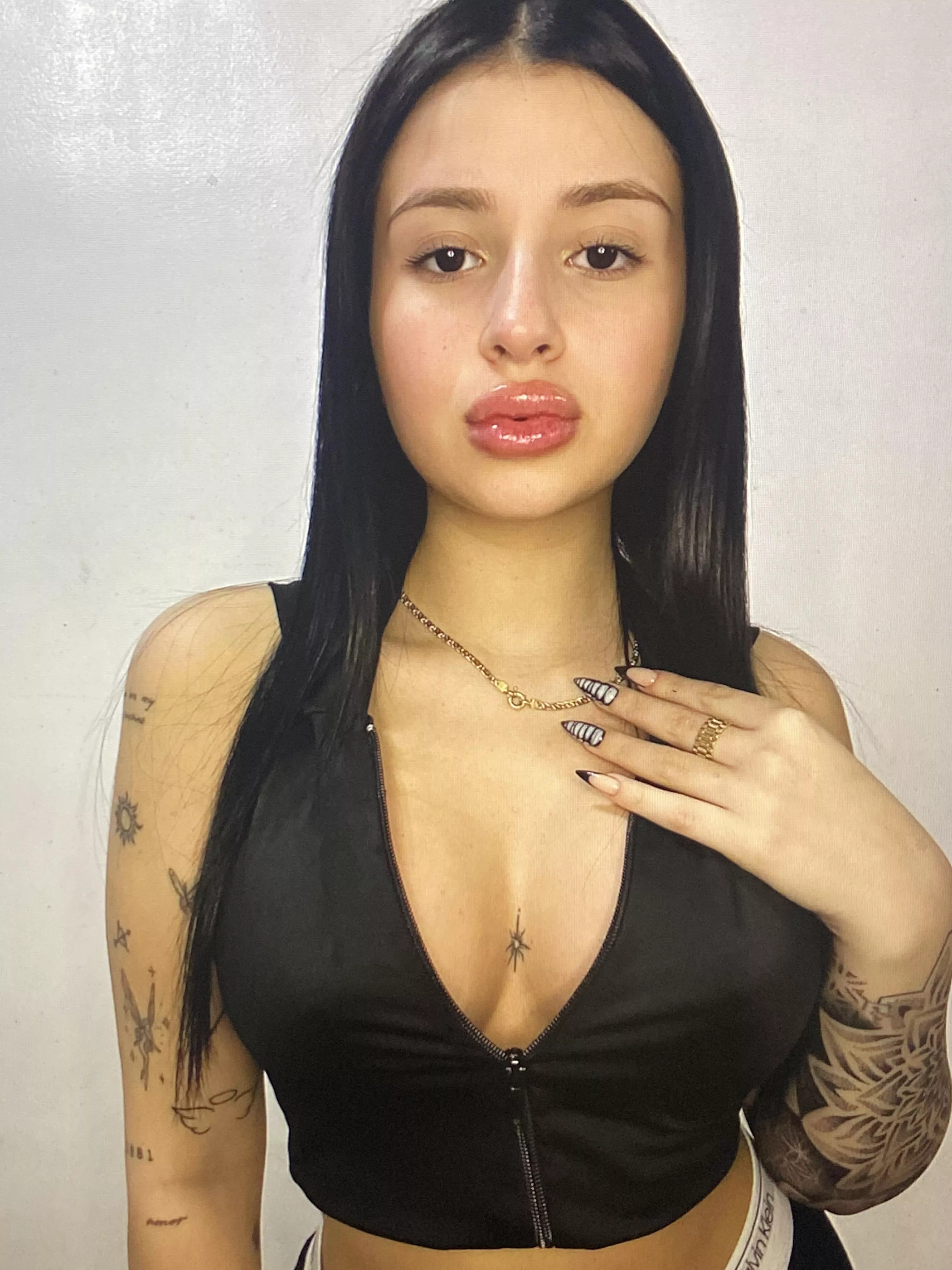 [Ireland] should i take all my clothes off? x