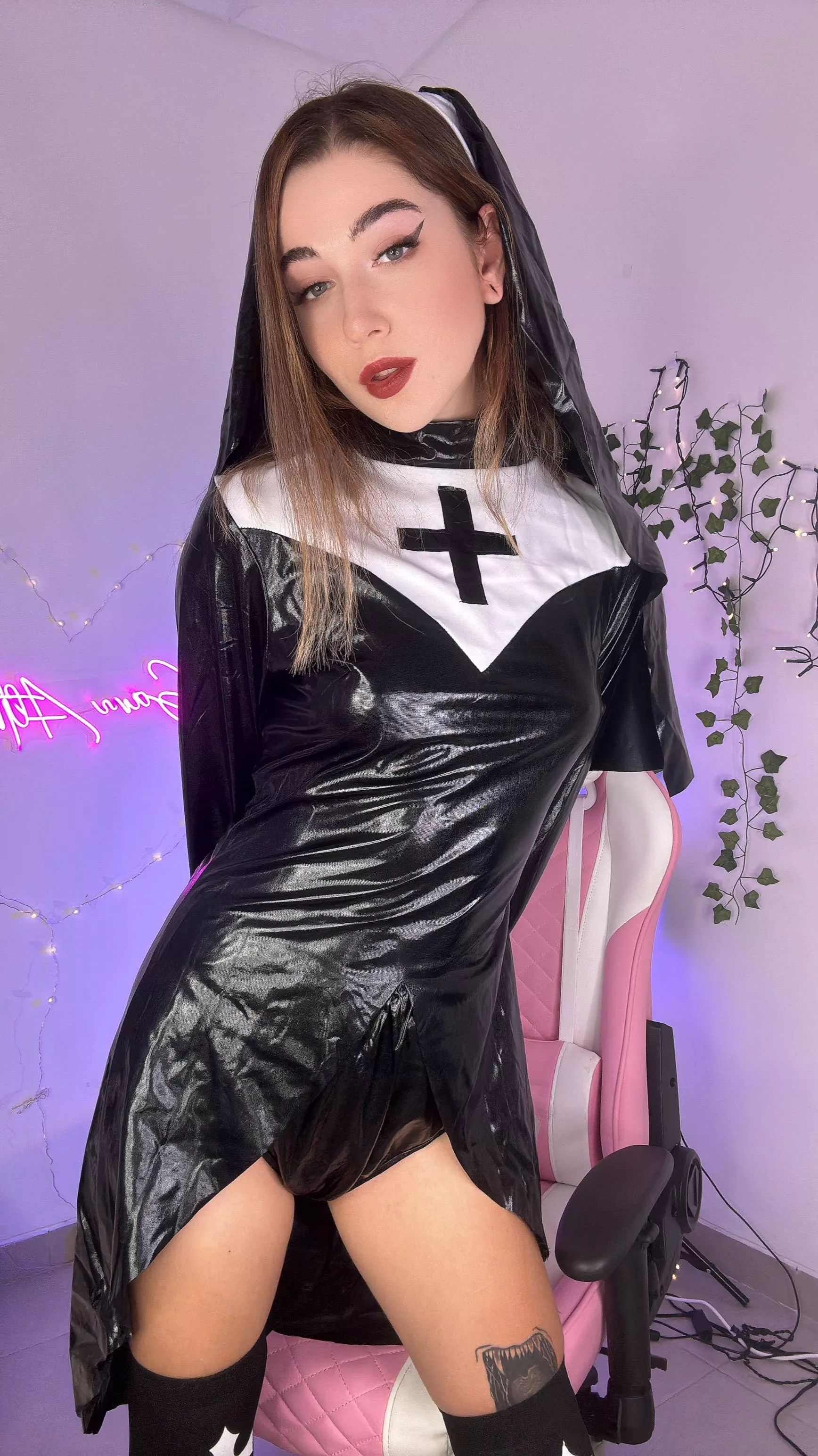 Is this the kind of devotion that catches your eye?