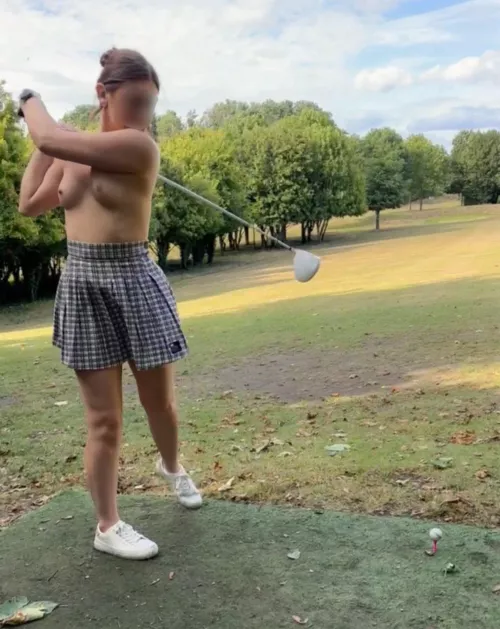 I’ve been told I need to work on my swing 💁🏻‍♀️