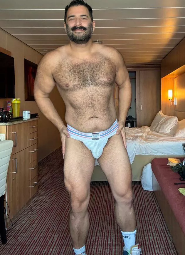 J’locktober day 11. Send tops. (I’m on an old ship, case you’re wondering)