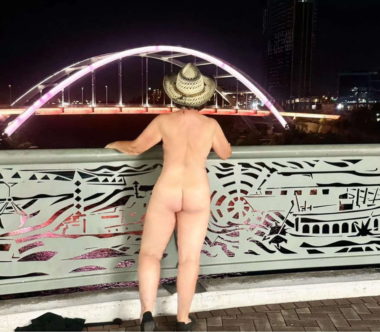 John Seigenthaler Pedestrian Bridge.  Nashville Tennessee