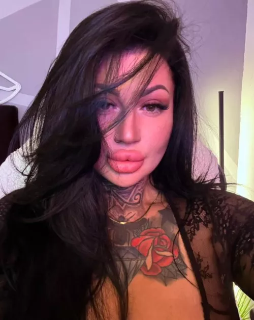 [krysstal007] i'm live right now guys 