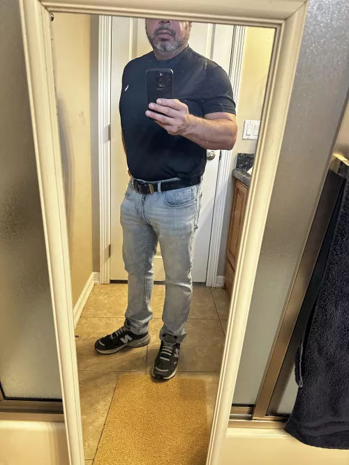 Latin male traveling to Birmingham 9/30-10/3