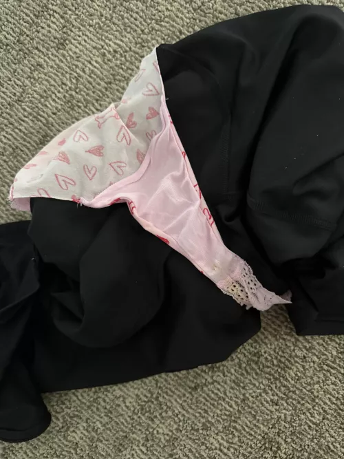 Leggings and panties 🤤