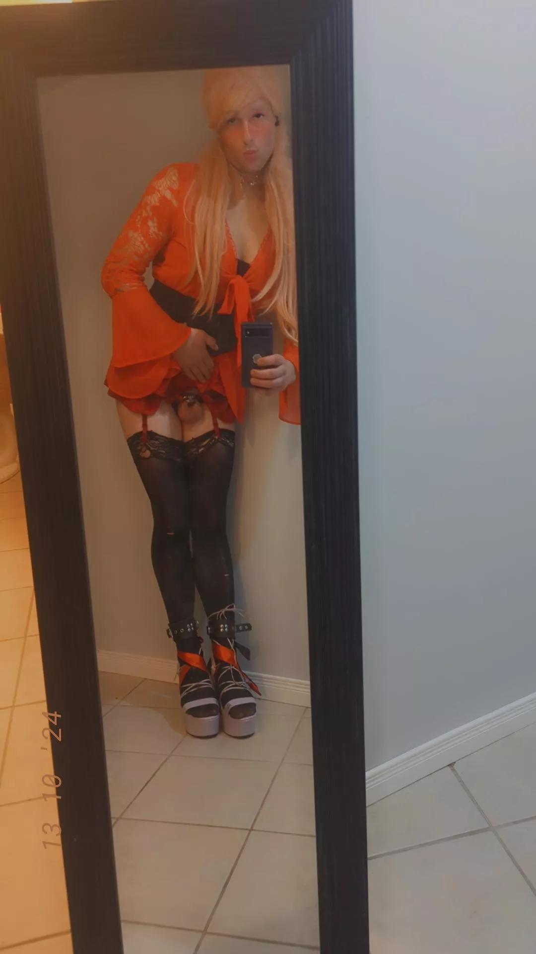 Let's have some fun kik chameleonqueenxo