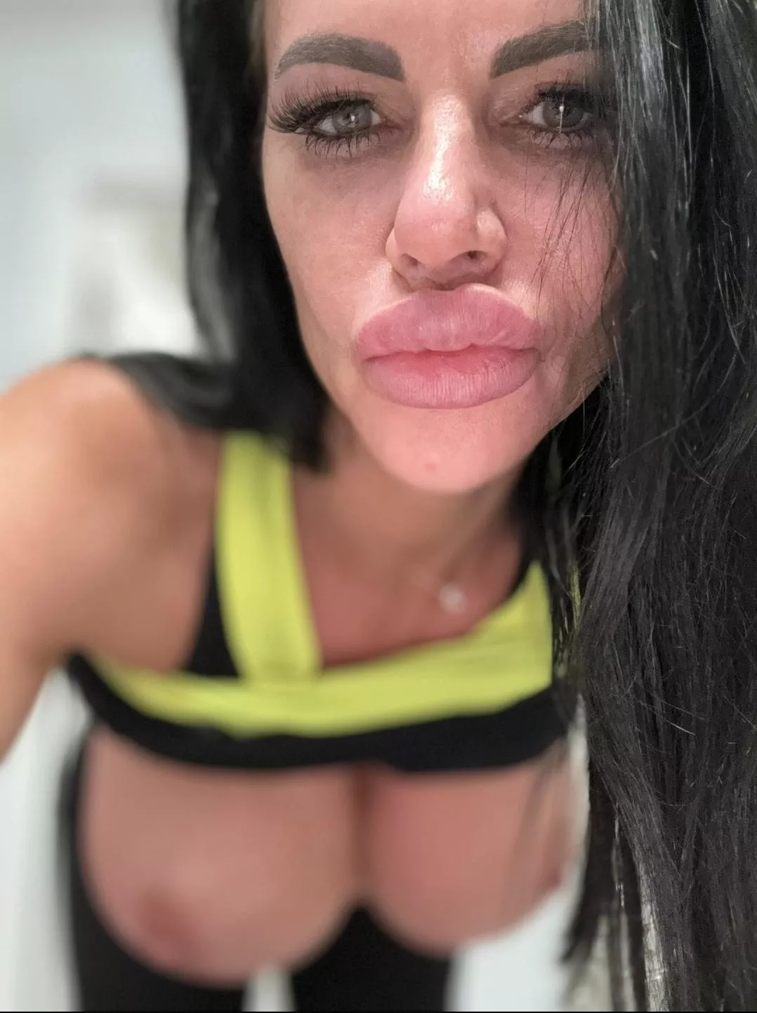 💋 Link in the comments