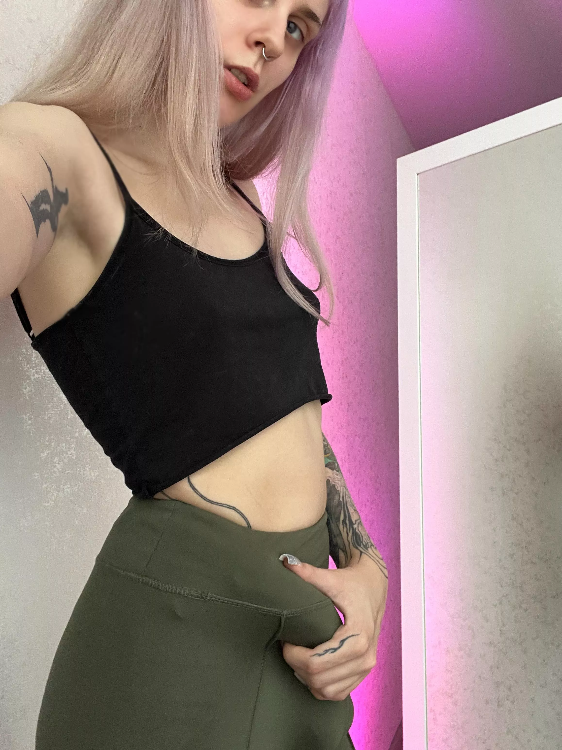 Look how much it's throbbing....it wants you