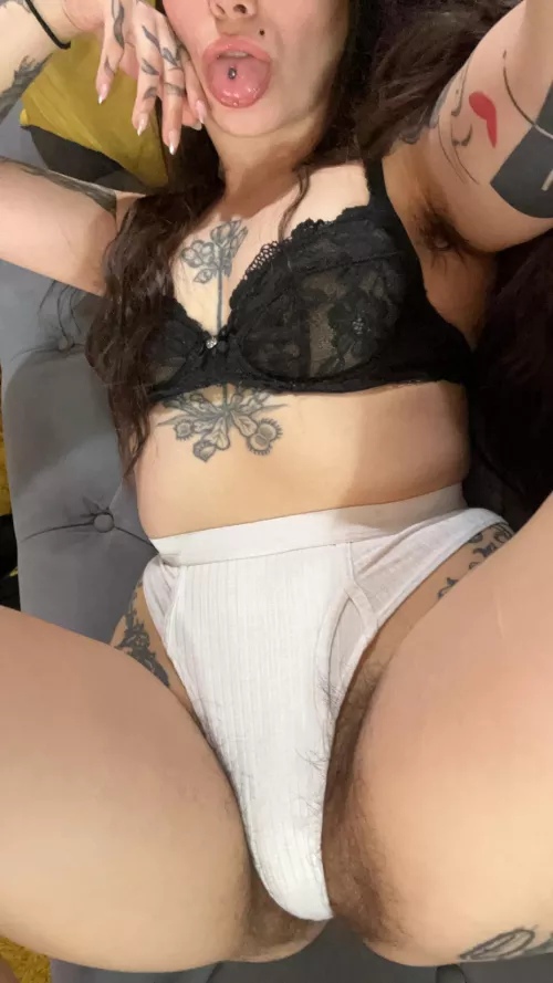 Lookin for a playmate on CB now 🥺