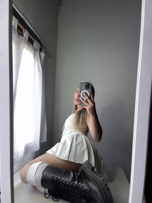 looking for a good boot licker