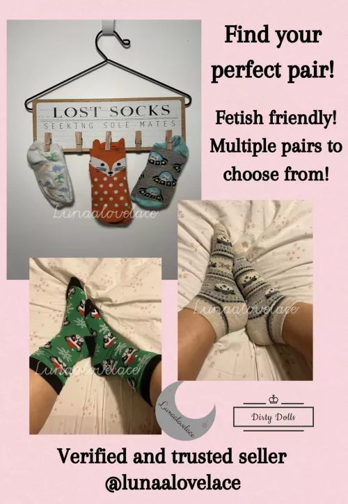 Looking for a sole mate? These socks will keep you nice and warm! Cum grab a pair! [SELLING][US][SOCK] check comments!!