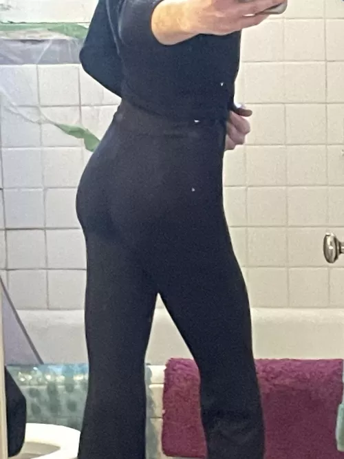 looking for a top real quick. free till 9.. 21m 130