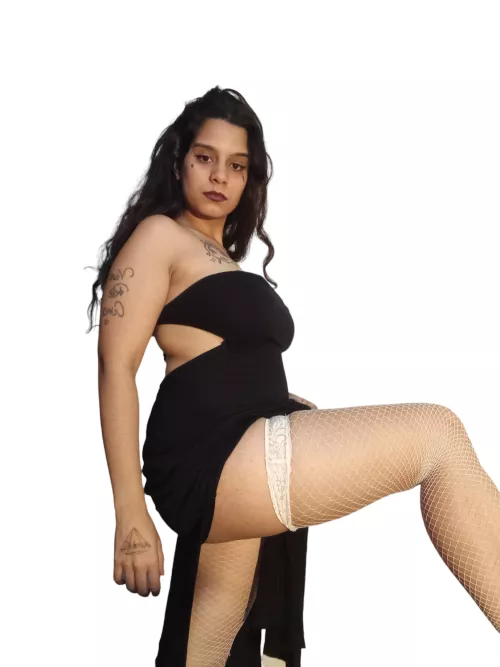 looking for an obedient slave to take off my stockings 🔥🔥😈