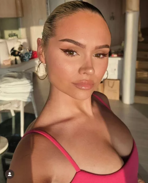 Looking for someone to make Talia captions for me