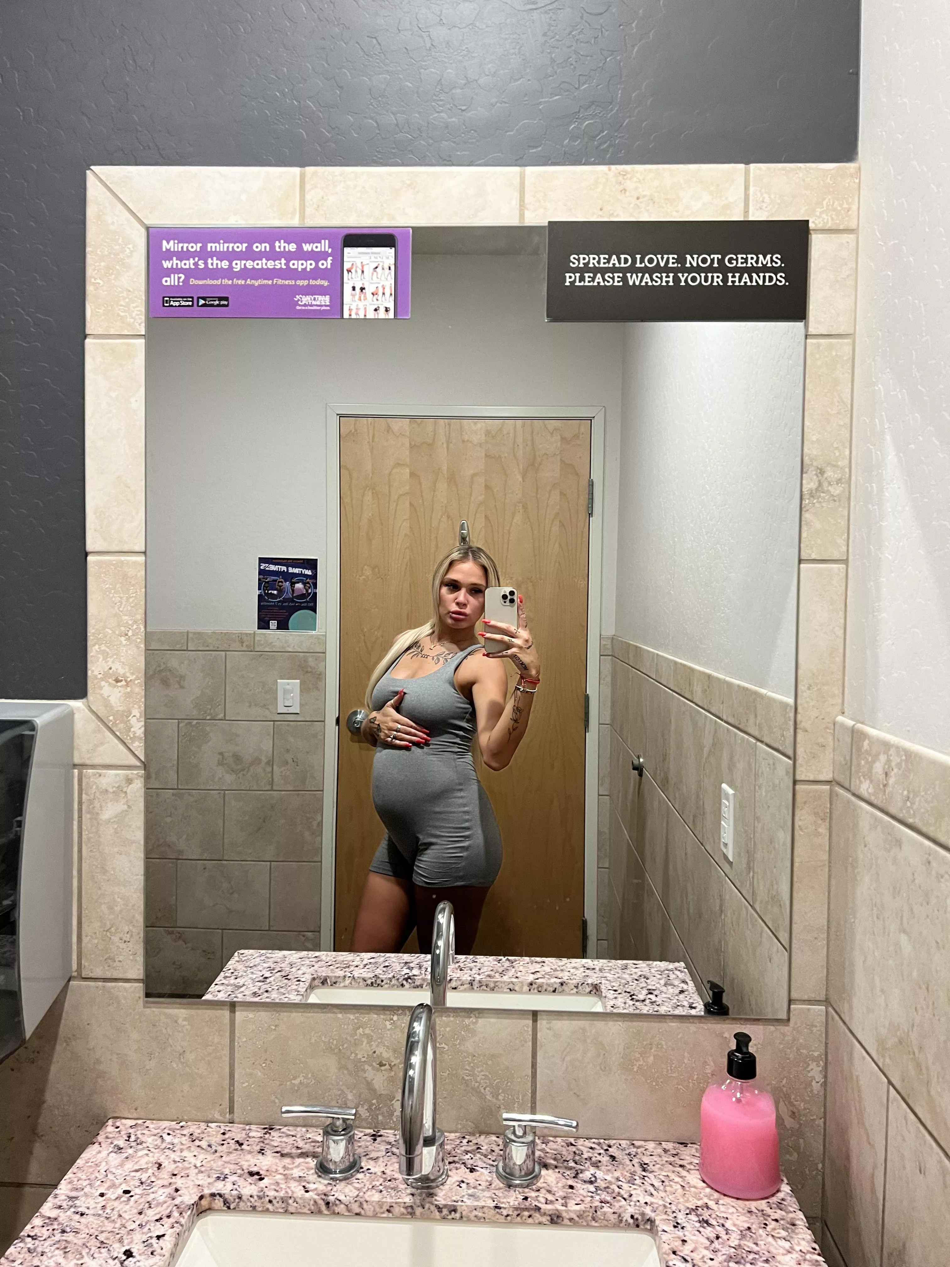 love going to the gym while pregnant 