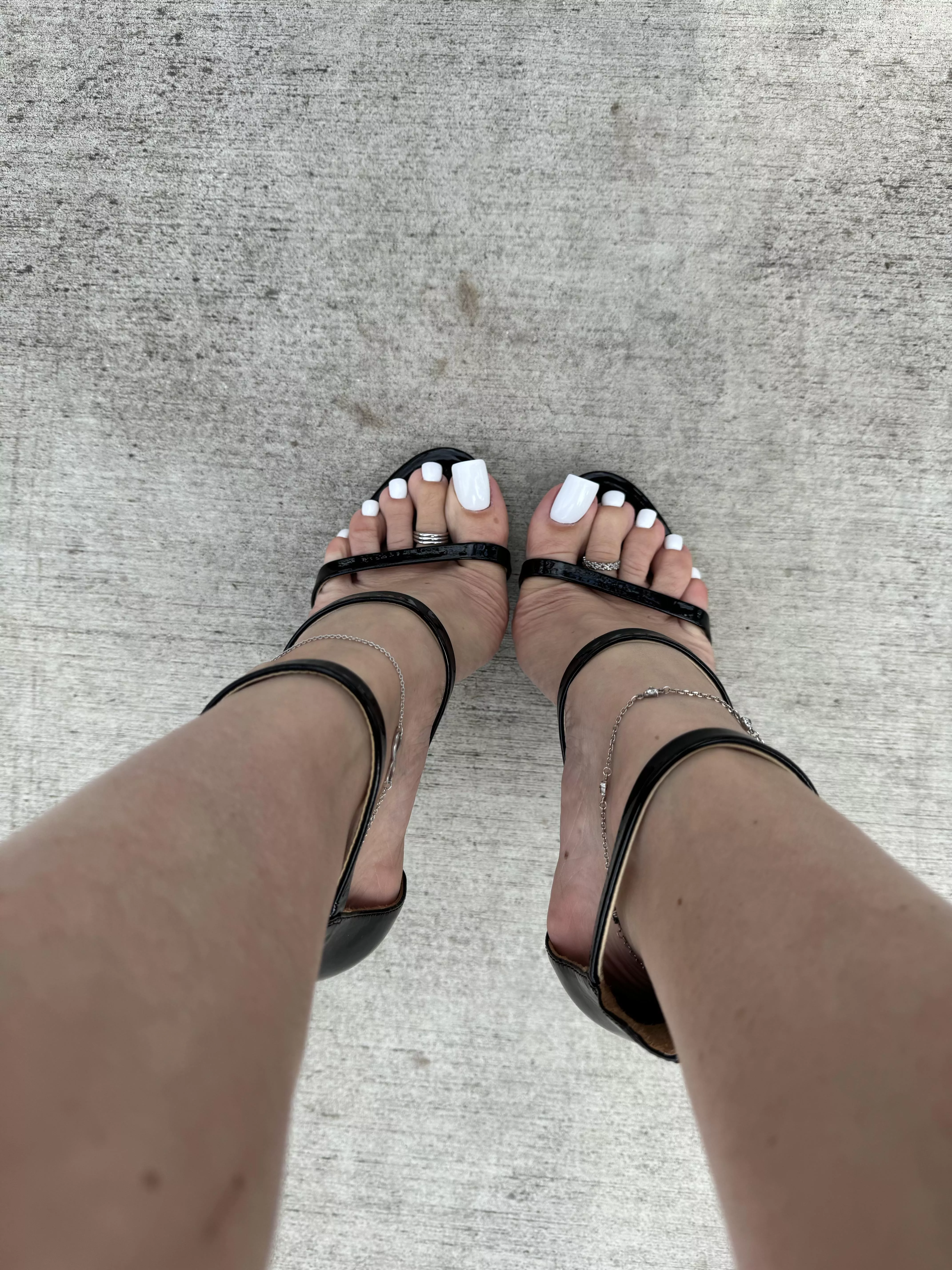 Love my white toes 🤍