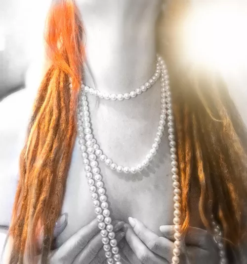 Love the feel of a pearl necklace