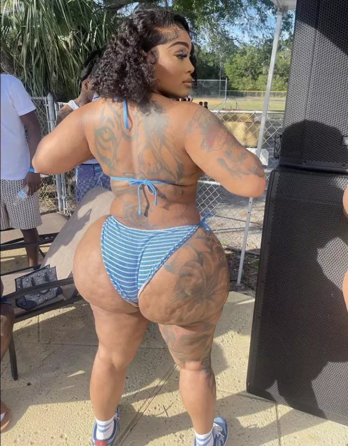 😩😩😩😩luv her ass