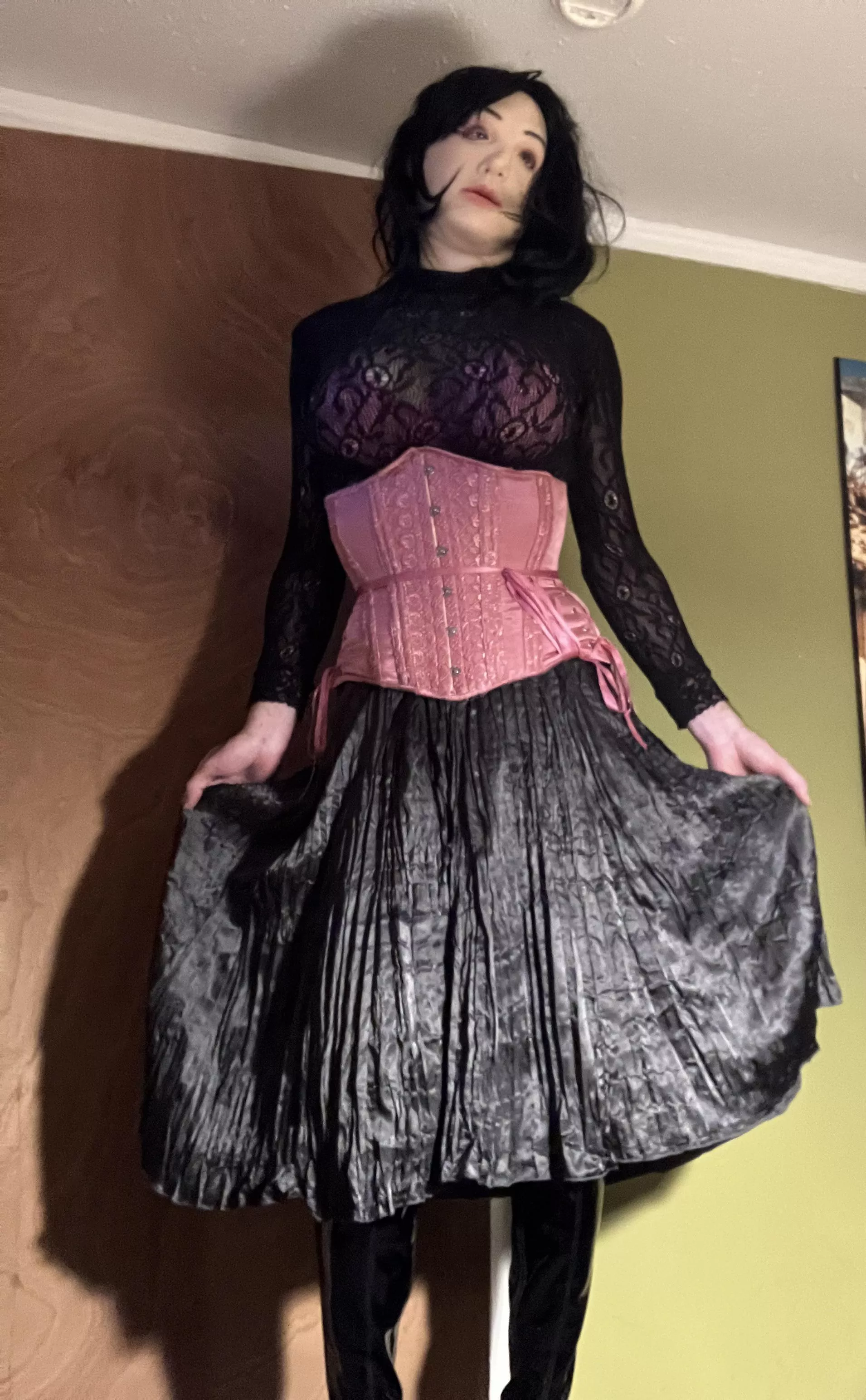 Mask/neck join still hard to get smooth when moving, but felt good to be a fully encased drone today 😌