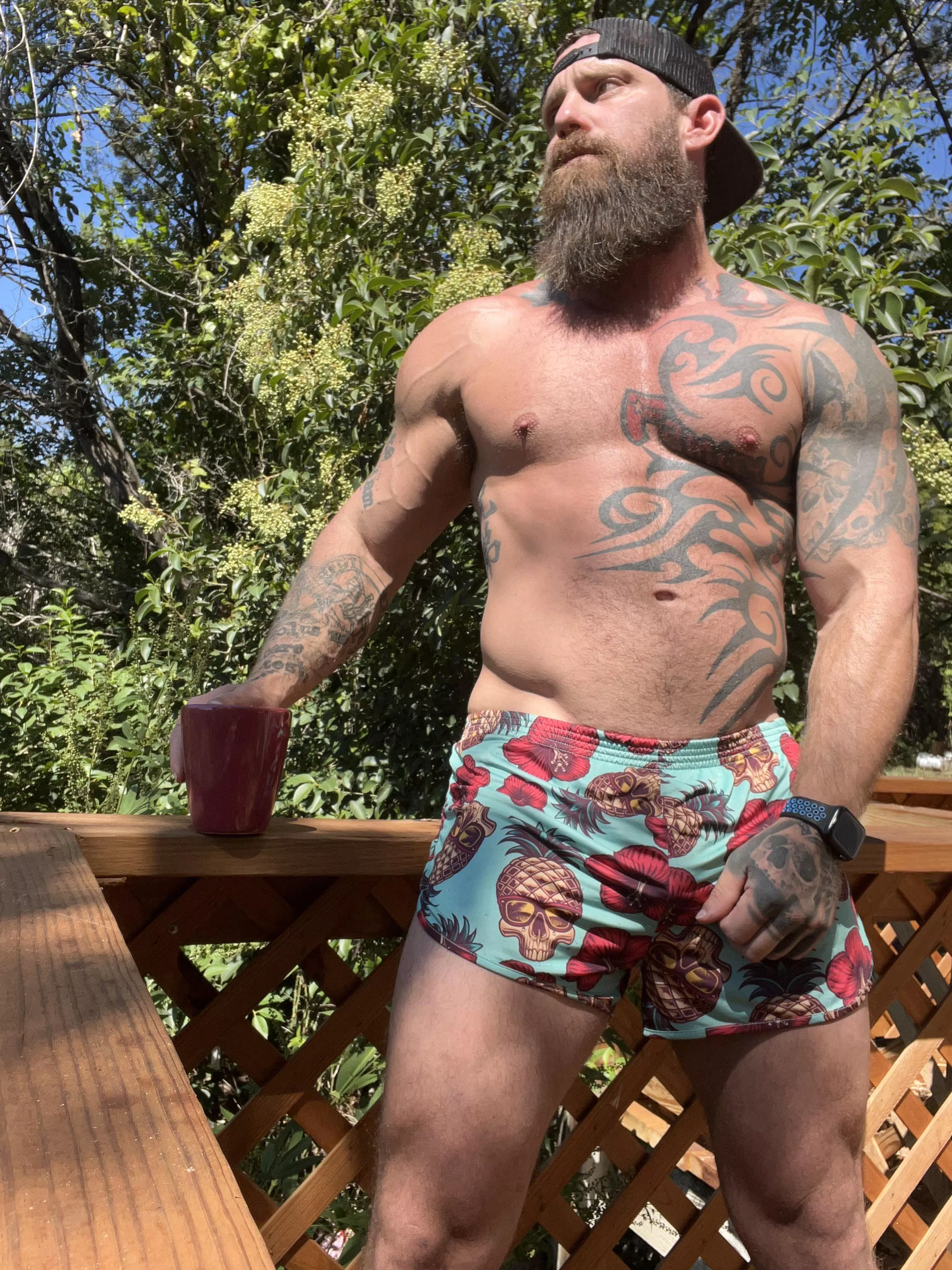Mornin run and coffee on the balcony, wanna join? 