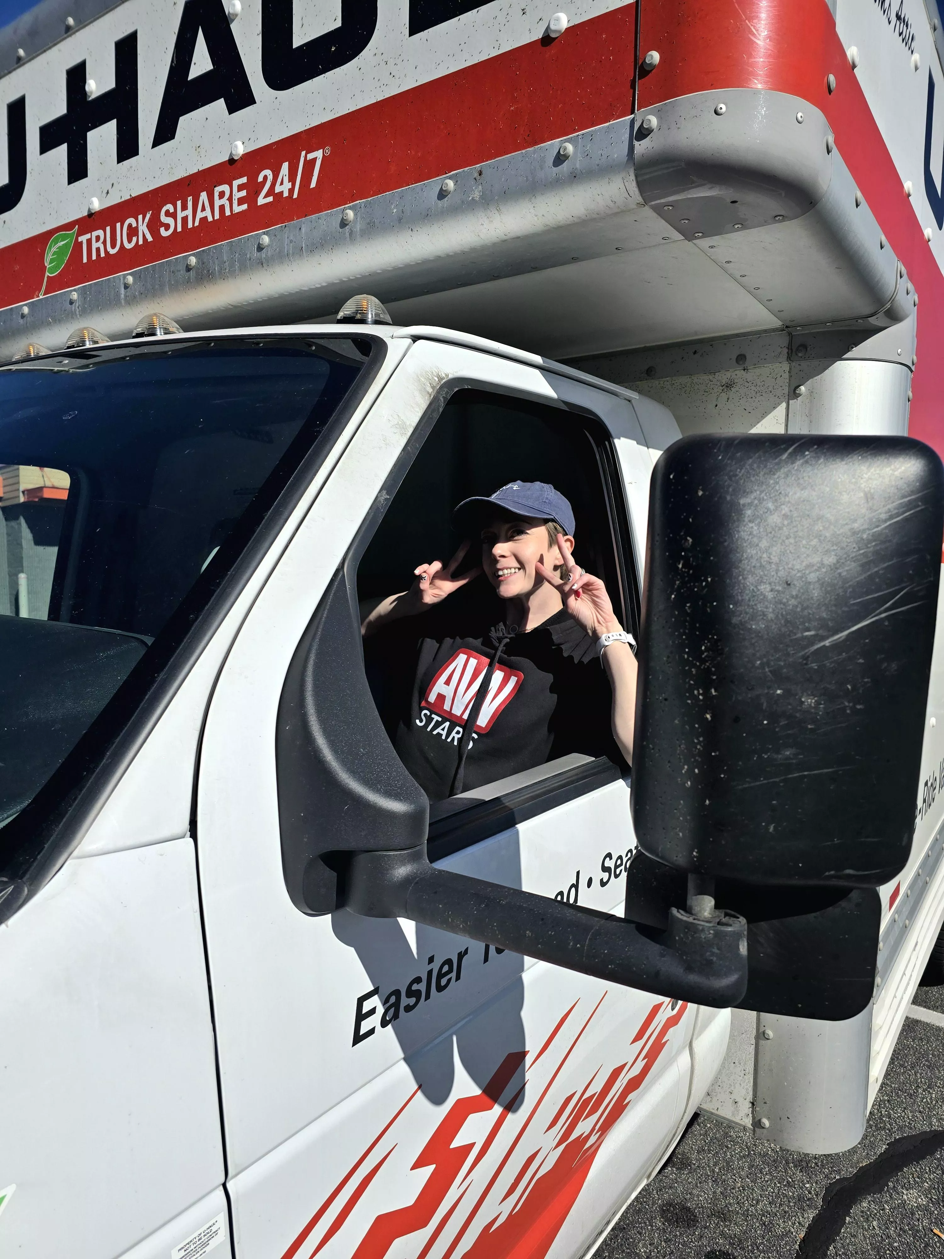 🏡MOVING DAY PART 1🏡