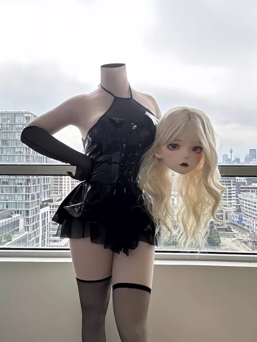 Moving your shop to new store you found some old mannequin left from the ex owner, to rearrange the store you decide cut the doll into small for storing but you find out it actually a person trapped inside....