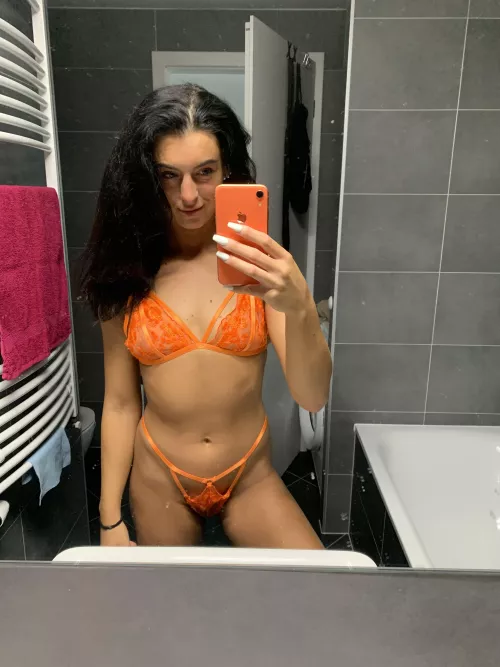 My new favorite autumn bra. What do you say 